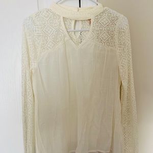 3/$15 Red Camel cream blouse
